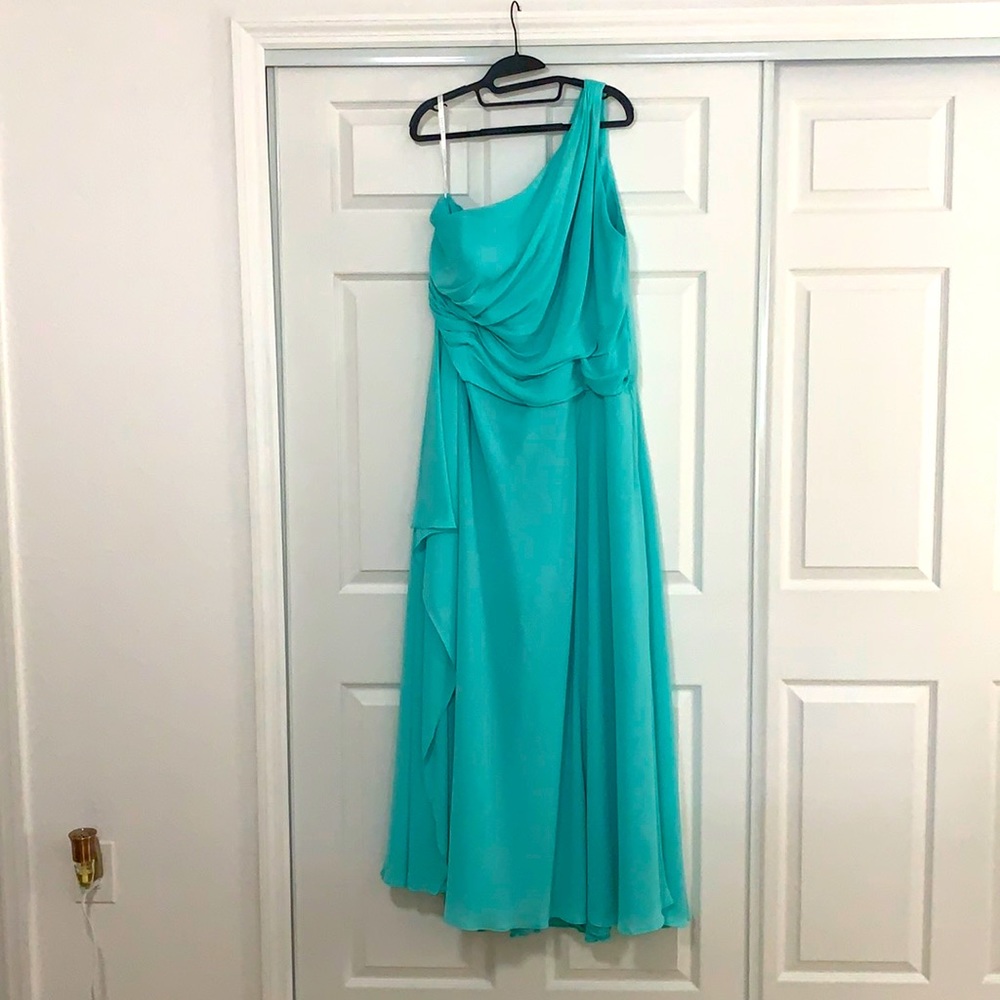 David’s Bridal Turquoise one shoulder dress